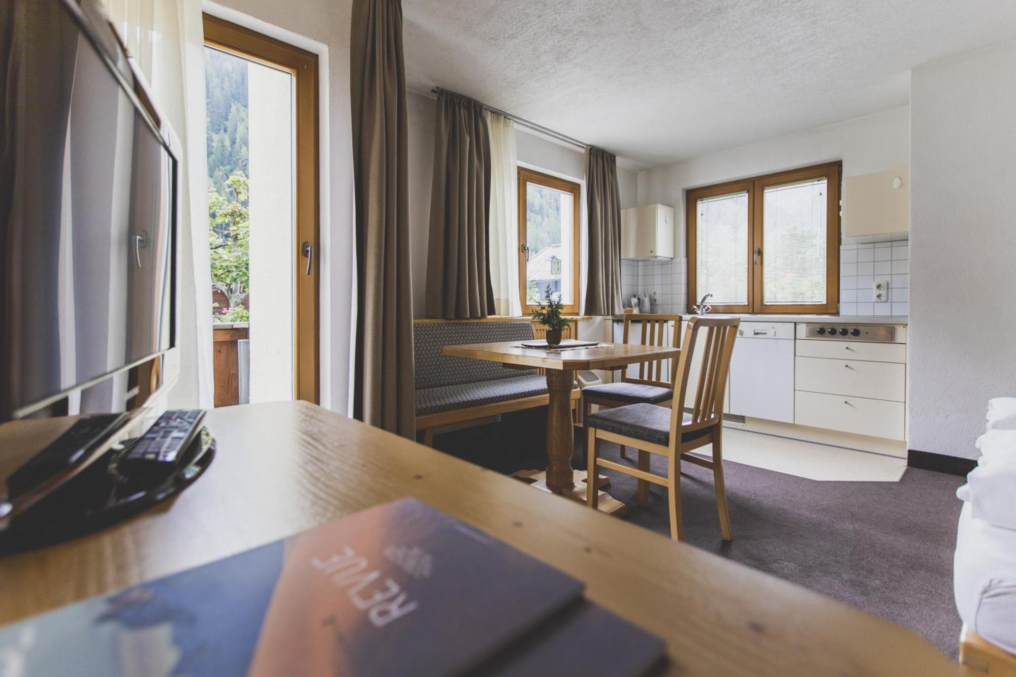 Hotel Montfort Σανκτ Αντόν αμ Άλμπεργκ Εξωτερικό φωτογραφία