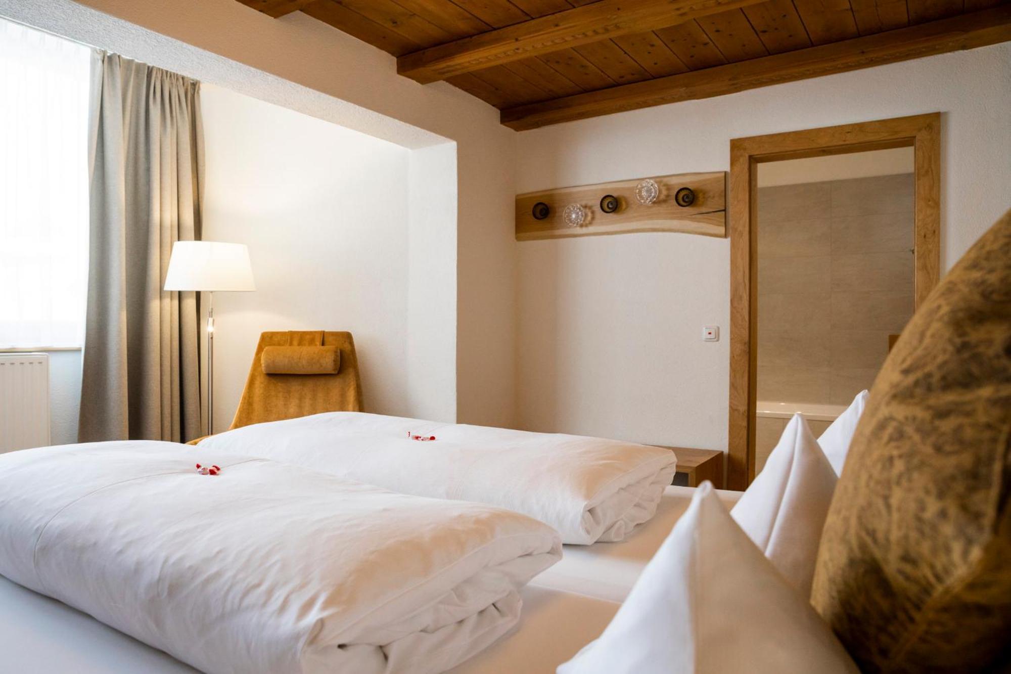 Hotel Montfort Σανκτ Αντόν αμ Άλμπεργκ Εξωτερικό φωτογραφία